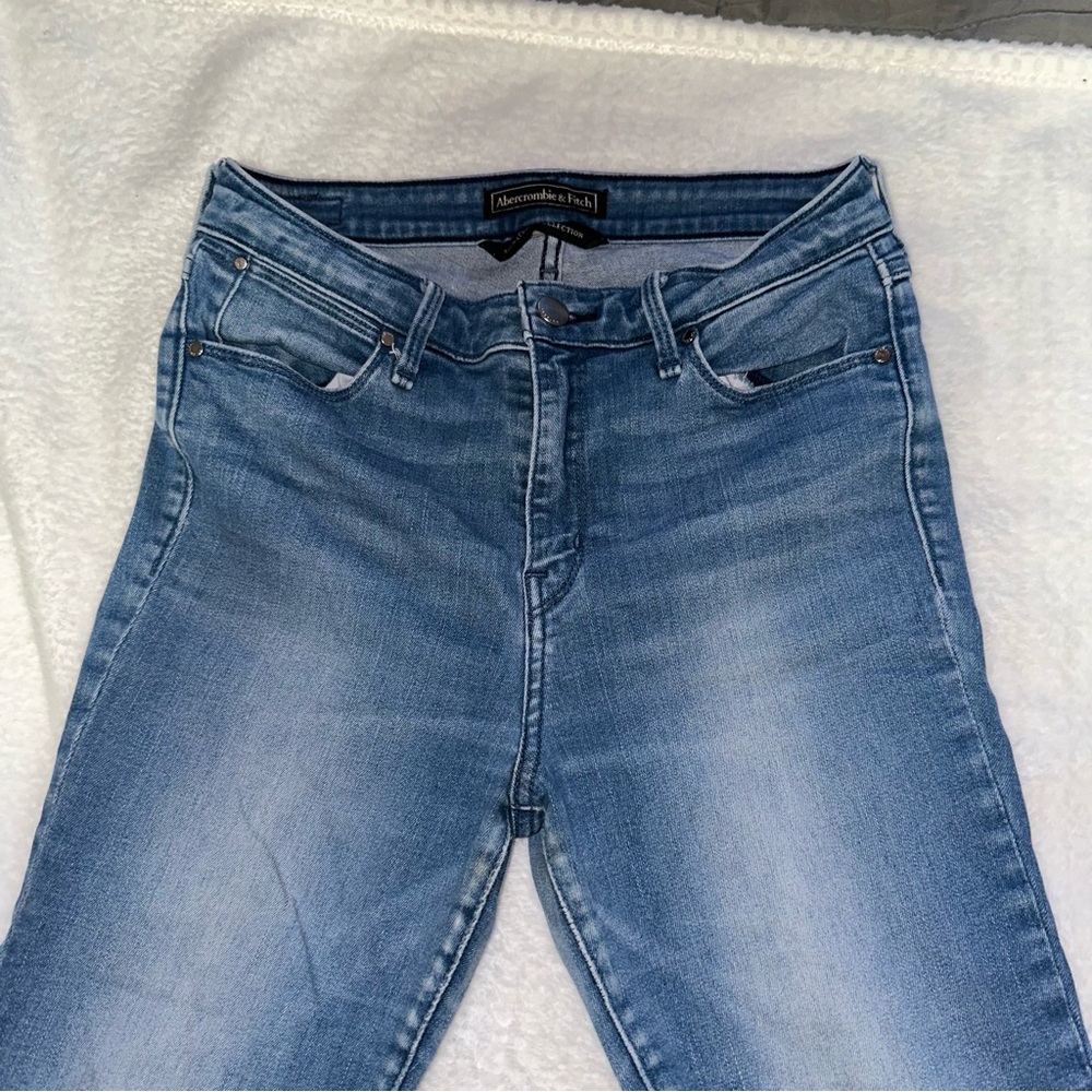 Abercrombie & Fitch Women's Light Blue Skinny Jeans
